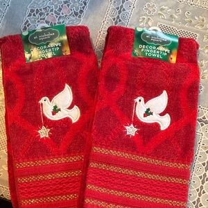 Kohl's Vibrant Red Patterned Towels